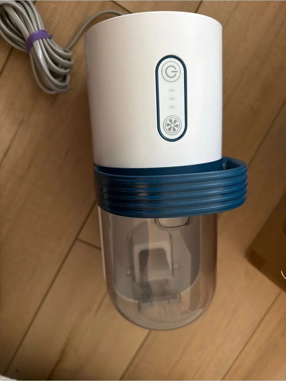 OneIsAll grooming brush